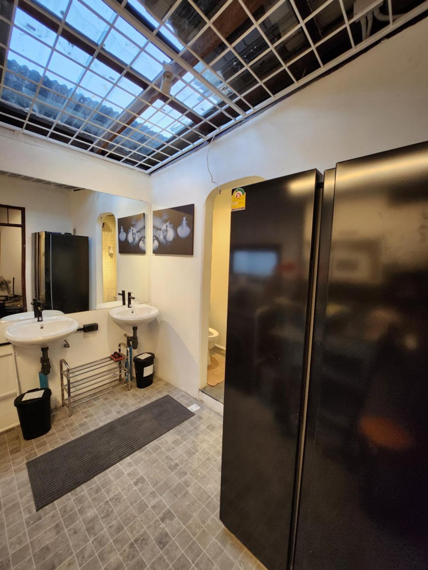The Ordinary 8 Hostel Surat Thani Exterior photo