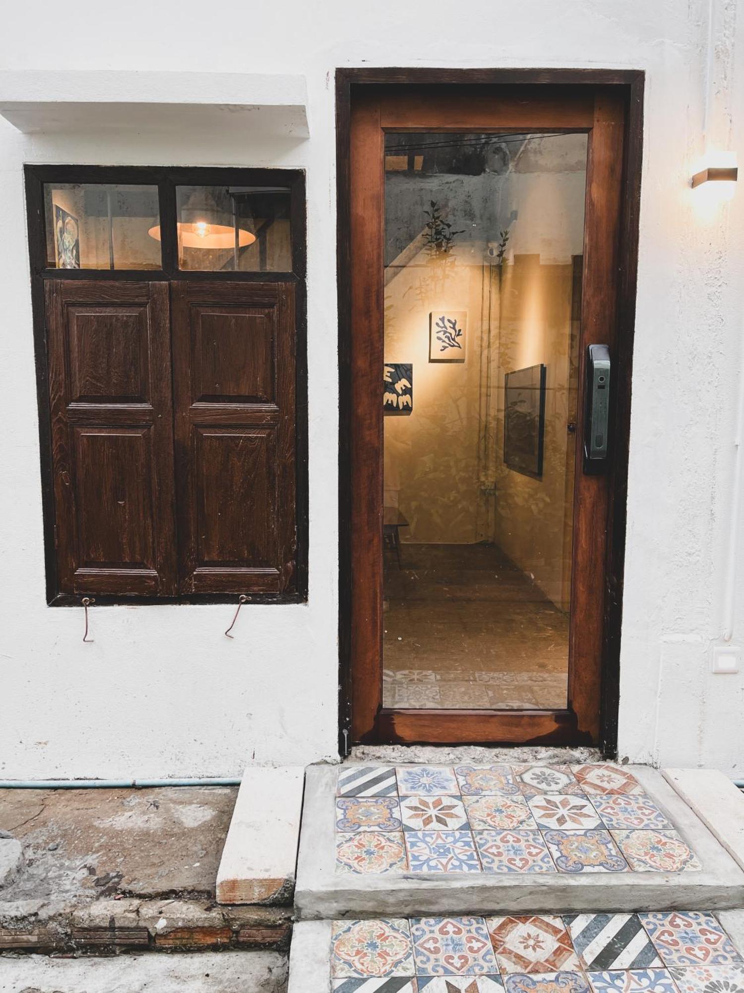 The Ordinary 8 Hostel Surat Thani Exterior photo